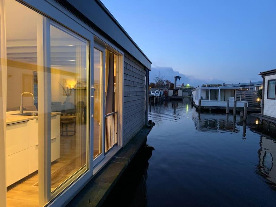 Hotel Quiet Waterloft Near Amsterdam And Schiphol Ws17 Aalsmeer Exterior foto